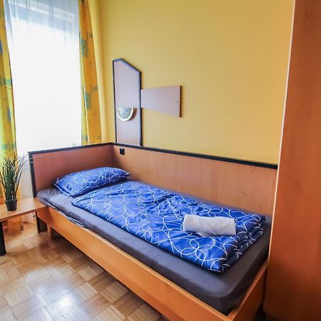 Cozy Rooms - U3 Hutteldorferstrasse Viyana Dış mekan fotoğraf