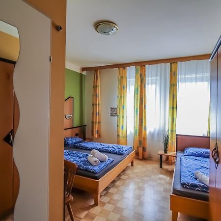 Cozy Rooms - U3 Hutteldorferstrasse Viyana Dış mekan fotoğraf