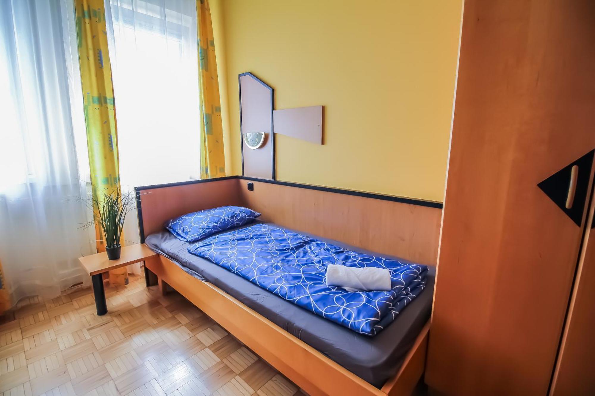 Cozy Rooms - U3 Hutteldorferstrasse Viyana Dış mekan fotoğraf