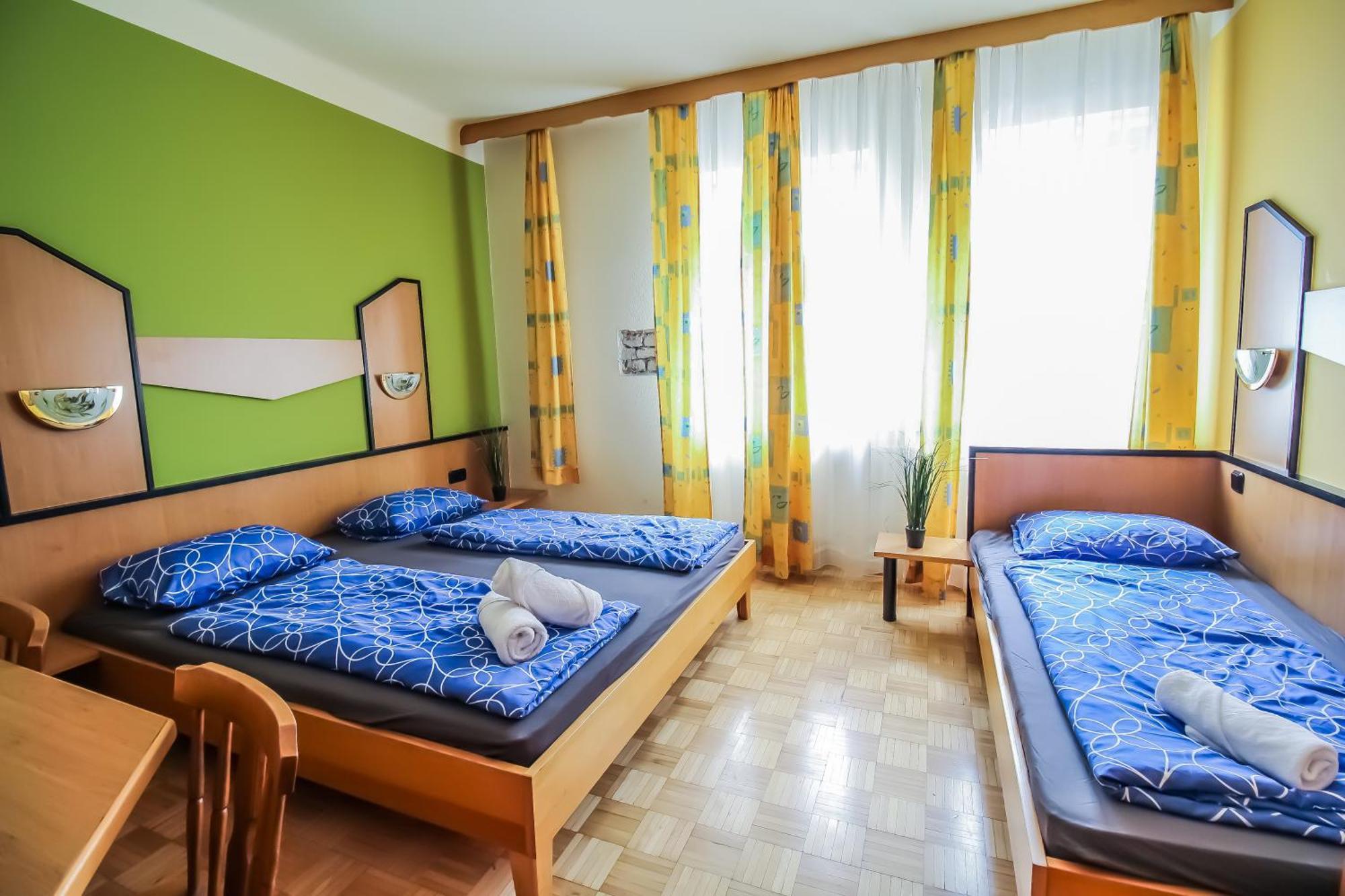 Cozy Rooms - U3 Hutteldorferstrasse Viyana Dış mekan fotoğraf