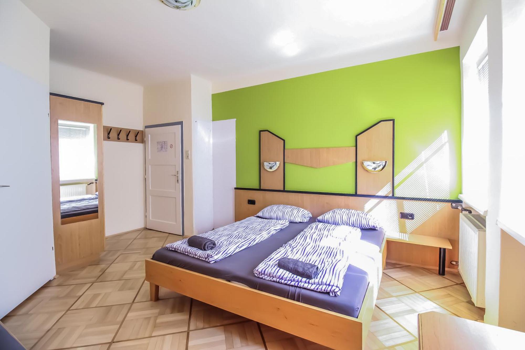 Cozy Rooms - U3 Hutteldorferstrasse Viyana Dış mekan fotoğraf