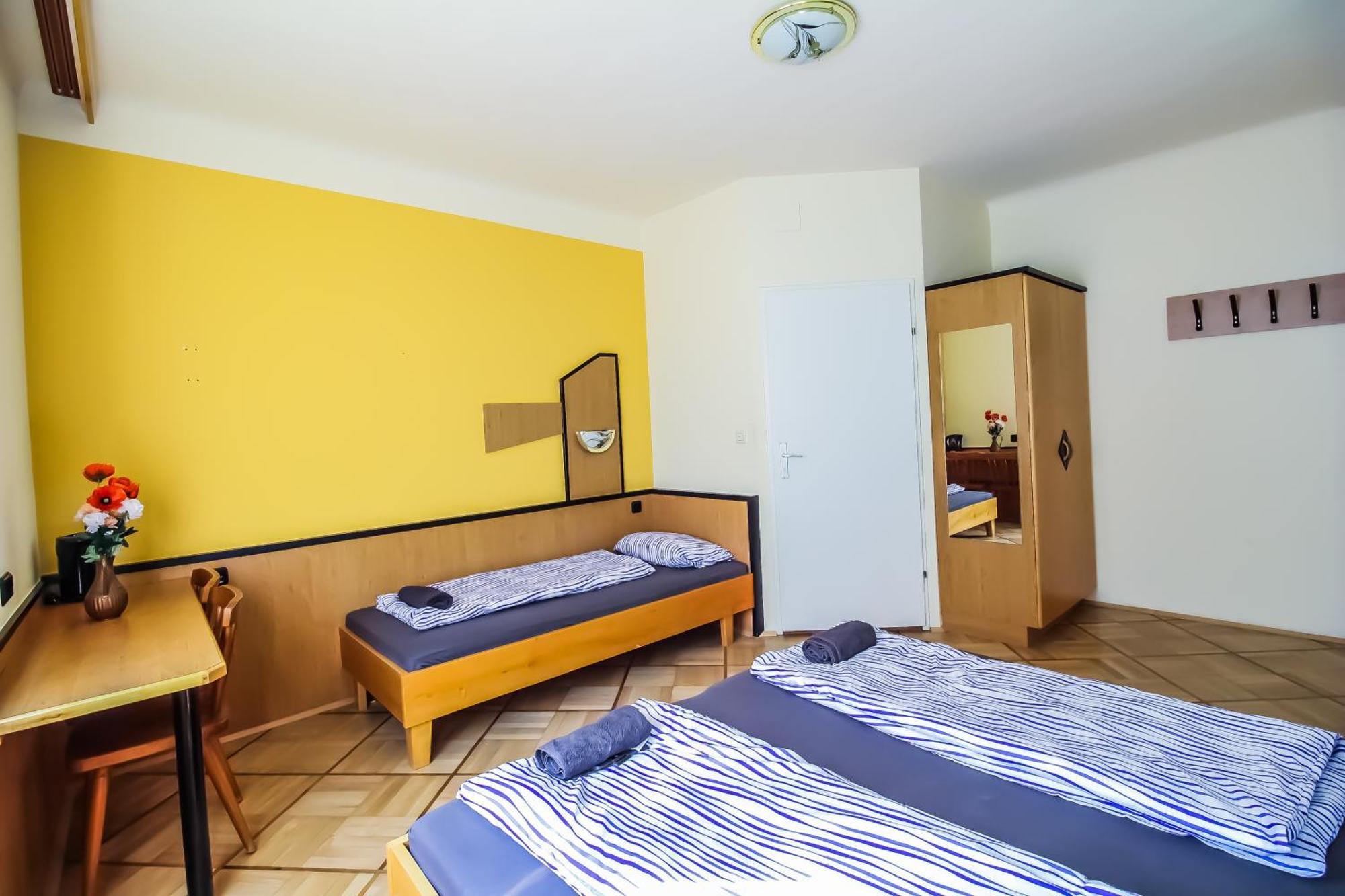Cozy Rooms - U3 Hutteldorferstrasse Viyana Dış mekan fotoğraf