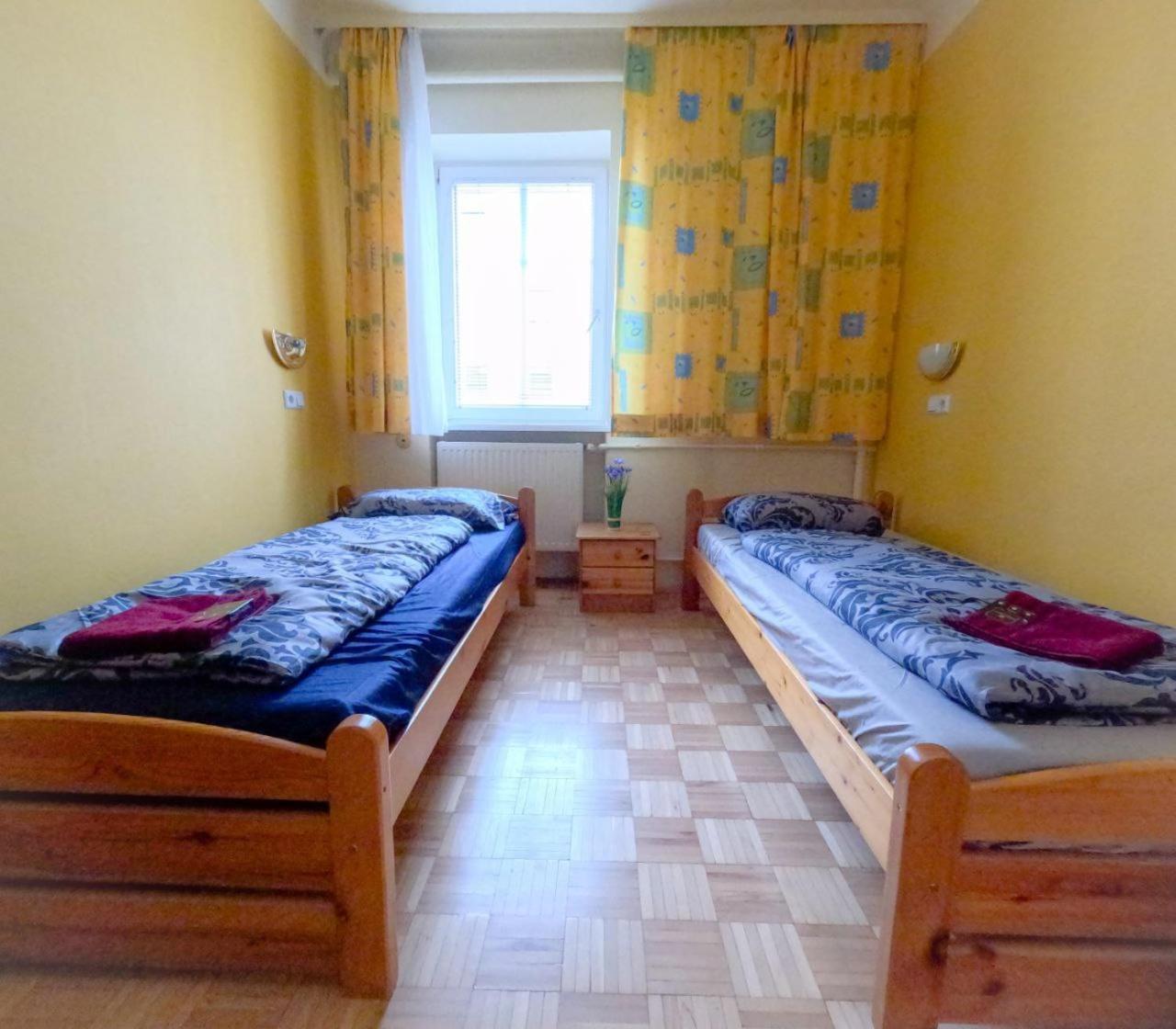 Cozy Rooms - U3 Hutteldorferstrasse Viyana Dış mekan fotoğraf