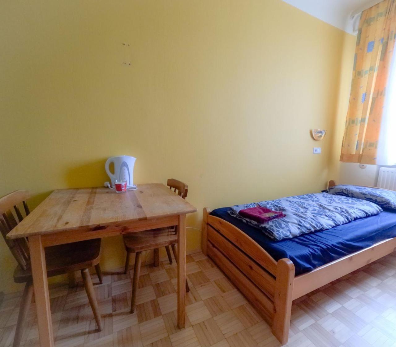 Cozy Rooms - U3 Hutteldorferstrasse Viyana Dış mekan fotoğraf