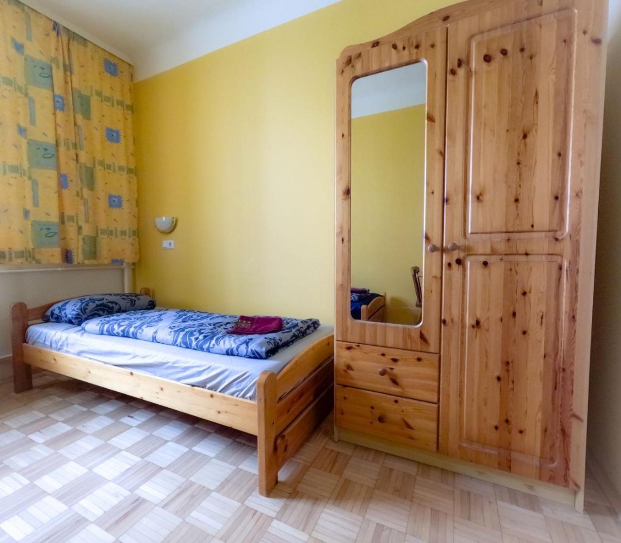Cozy Rooms - U3 Hutteldorferstrasse Viyana Dış mekan fotoğraf