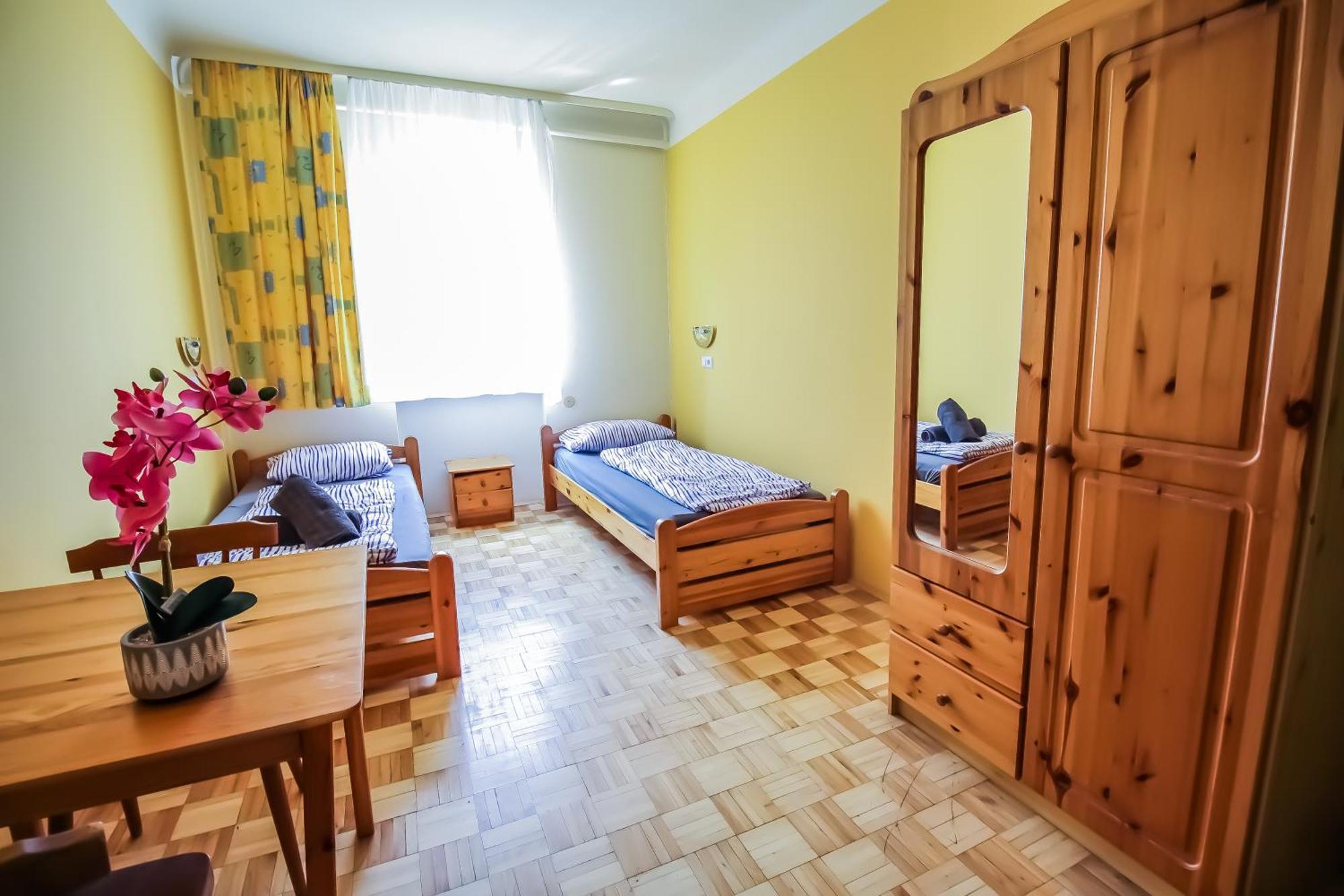 Cozy Rooms - U3 Hutteldorferstrasse Viyana Dış mekan fotoğraf