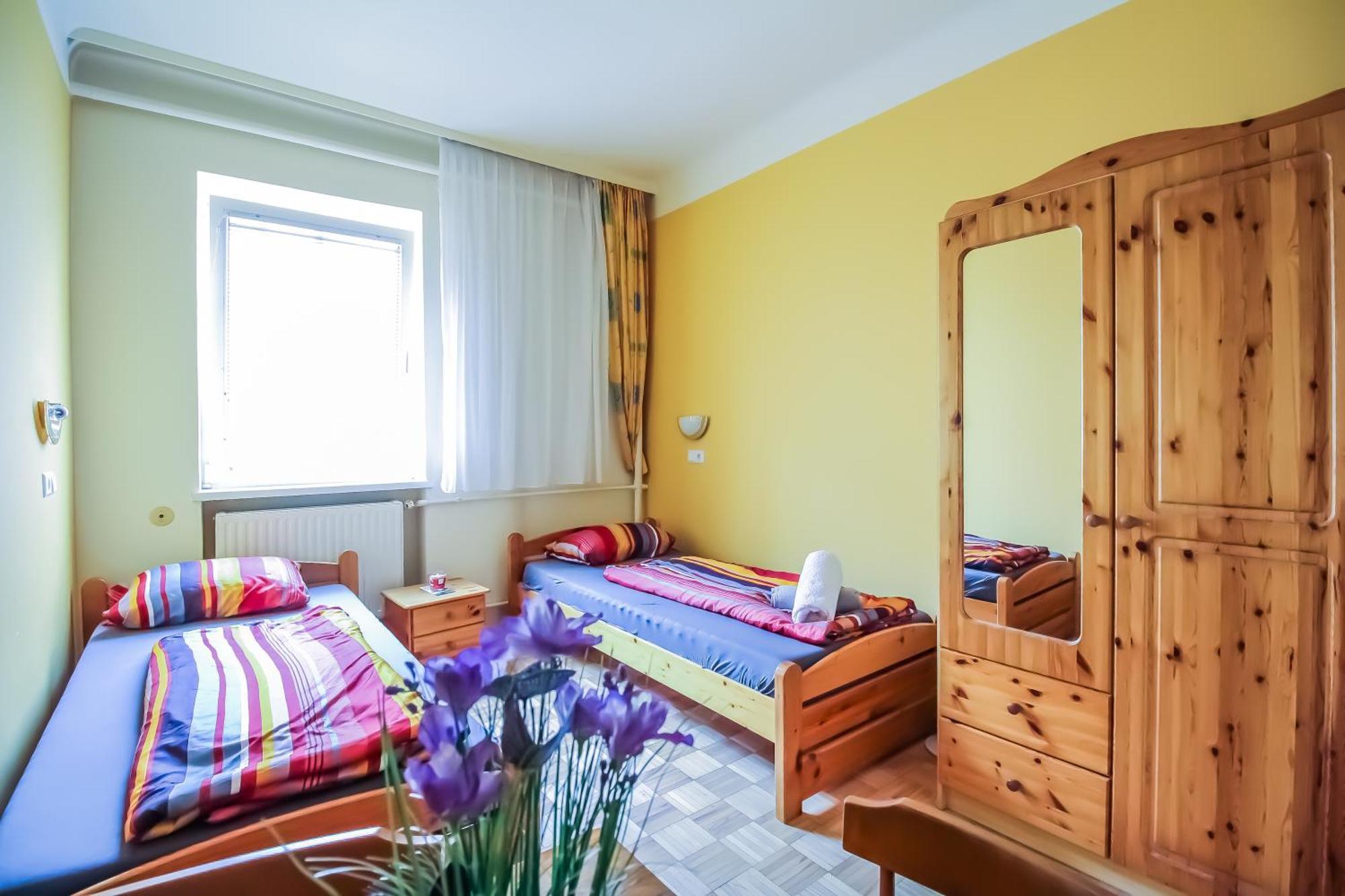 Cozy Rooms - U3 Hutteldorferstrasse Viyana Dış mekan fotoğraf