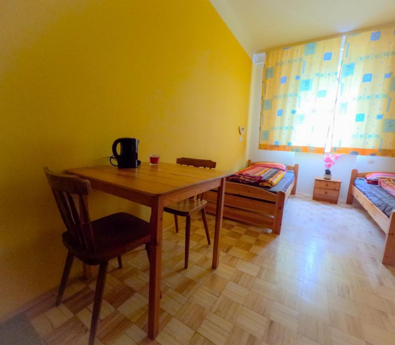 Cozy Rooms - U3 Hutteldorferstrasse Viyana Dış mekan fotoğraf