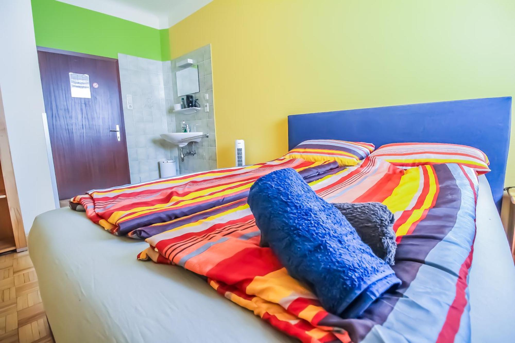 Cozy Rooms - U3 Hutteldorferstrasse Viyana Dış mekan fotoğraf