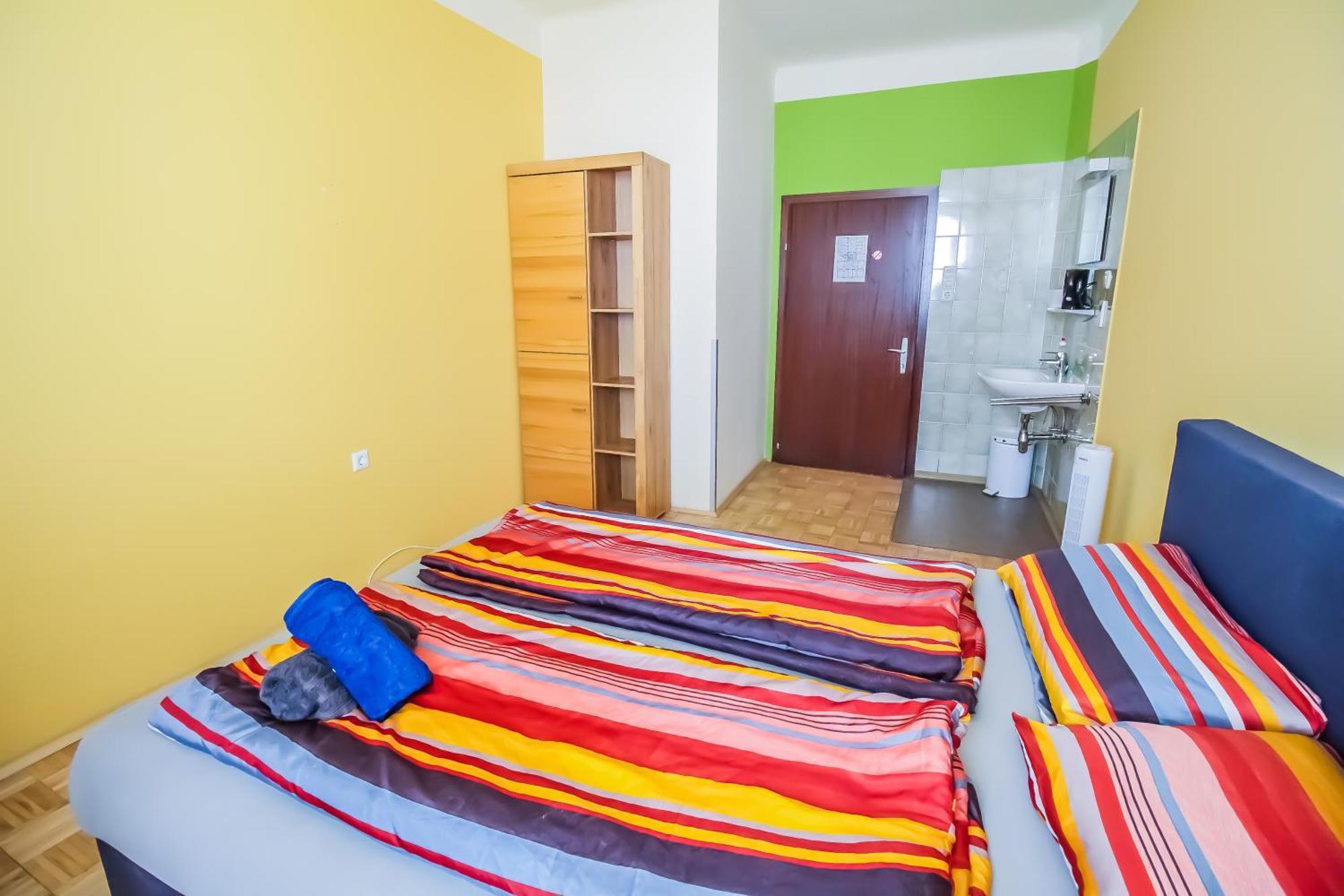 Cozy Rooms - U3 Hutteldorferstrasse Viyana Dış mekan fotoğraf