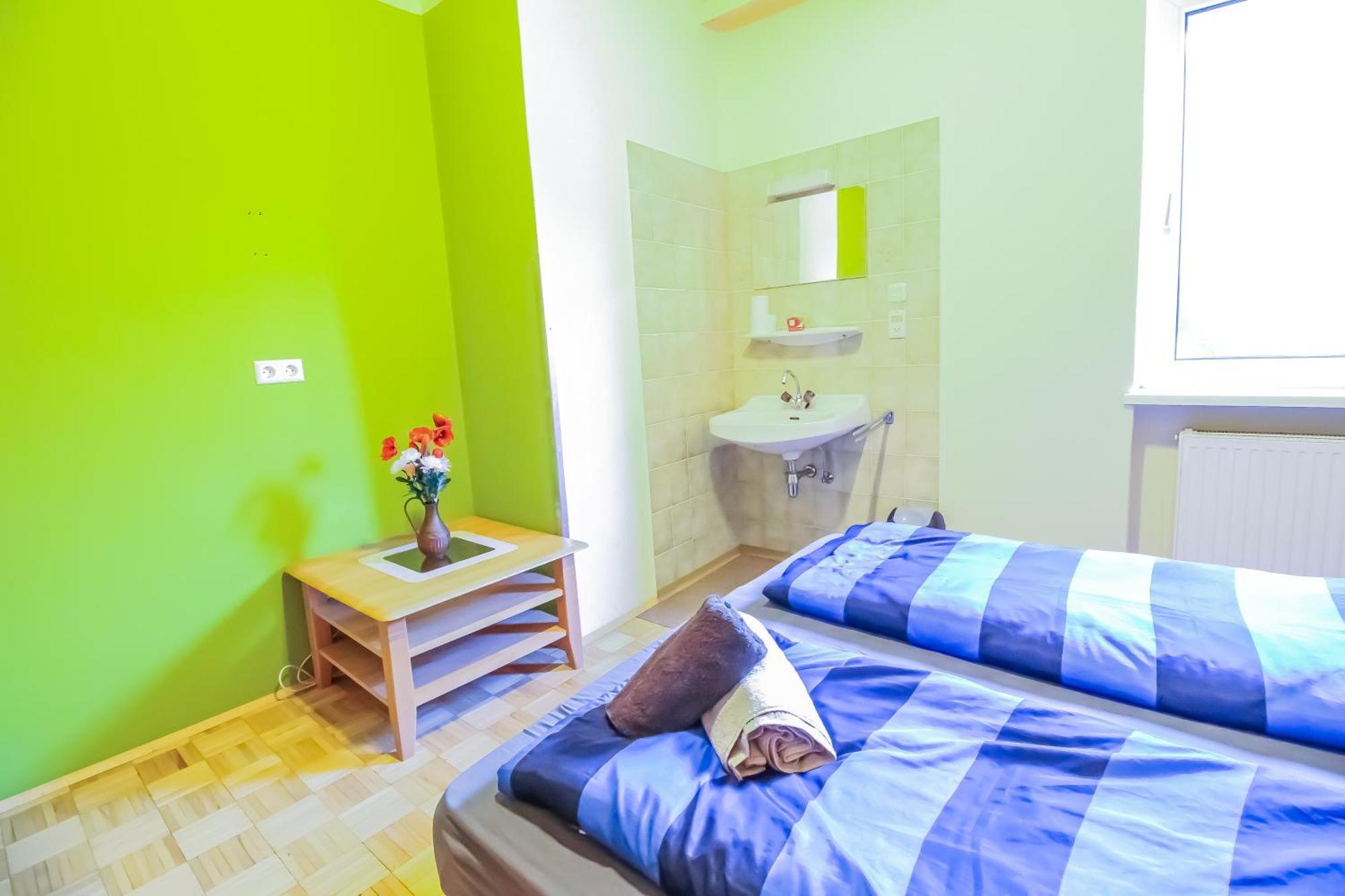 Cozy Rooms - U3 Hutteldorferstrasse Viyana Dış mekan fotoğraf
