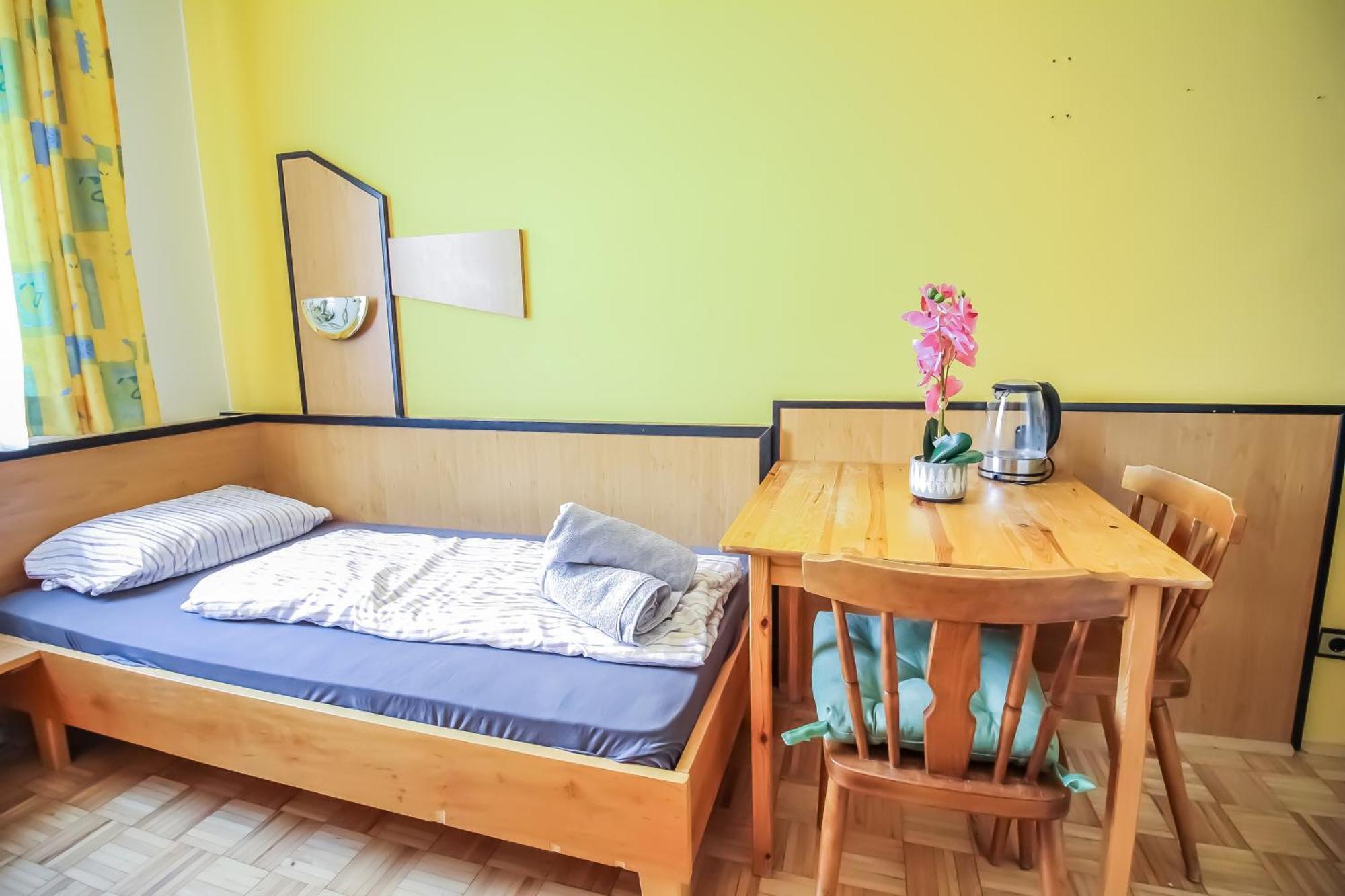 Cozy Rooms - U3 Hutteldorferstrasse Viyana Dış mekan fotoğraf